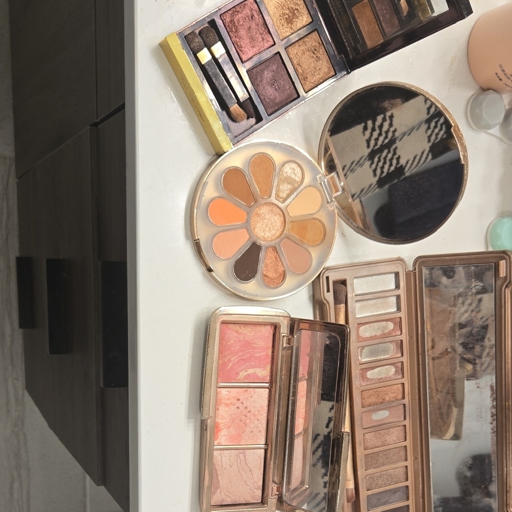 Burberry Eyeshadow Palette - Gold and Brown Shades